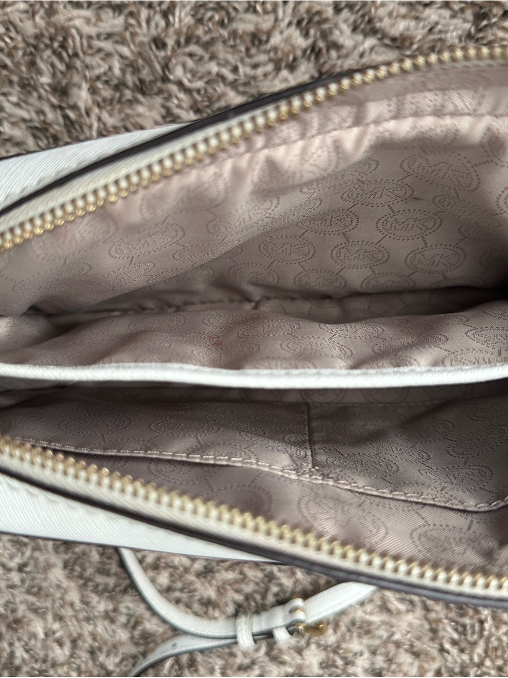Michael Kors White Crossbody Bag with Gold Hardware - Picture 3 of 3